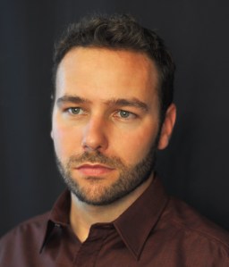 © Valantis Chatzikantis